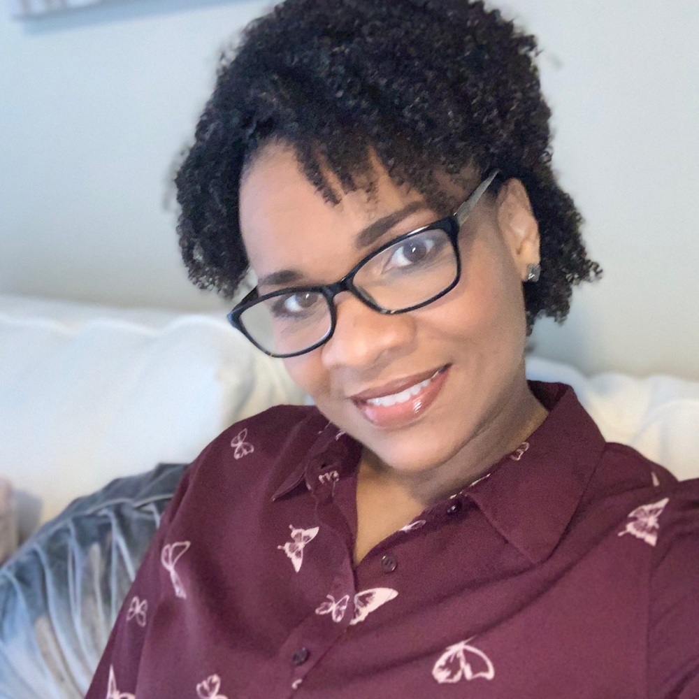 Meet your Posher, Delicia